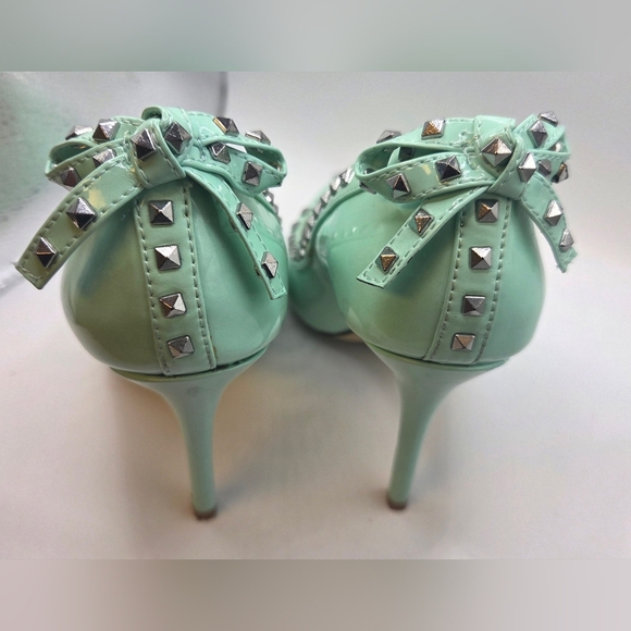 ⭐️Truth Or Dare By Madonna Mint Green Studded Women's Shoes Size 6 - Picture 3 of 5